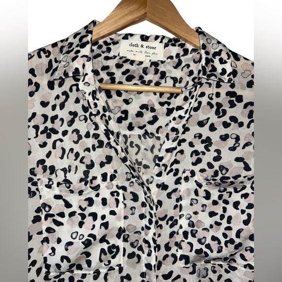 Cloth & Stone Anthropologie Animal Print Mob Wife Button Down Shirt Womens Small - Picture 2 of 7